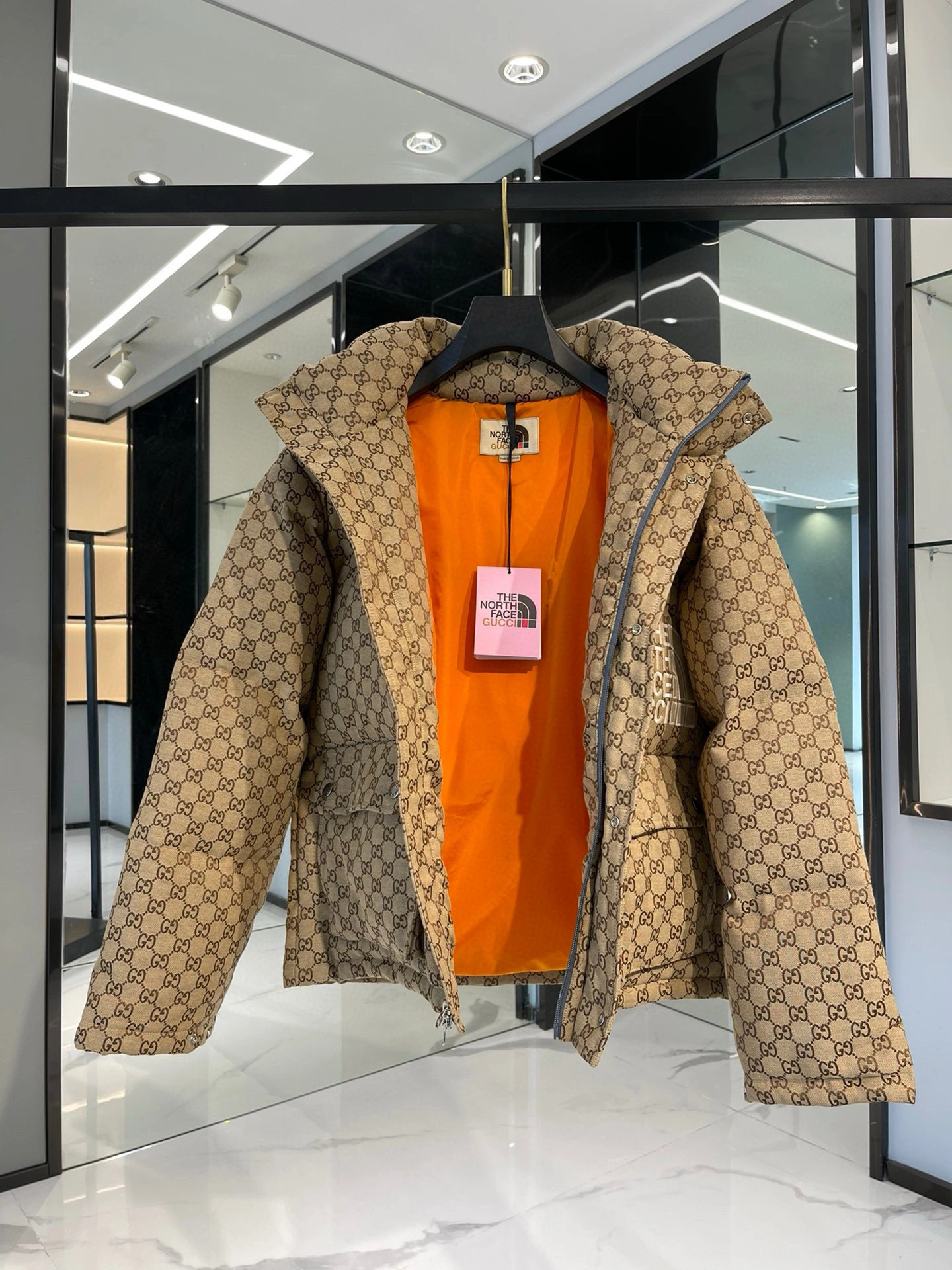 wg.luxury --6u33i Logo Down jacket item:E-F058I0299H